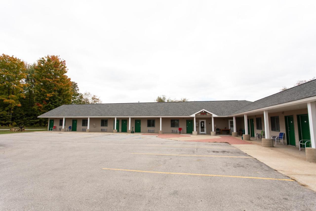 The Kingsley Suites Exterior photo